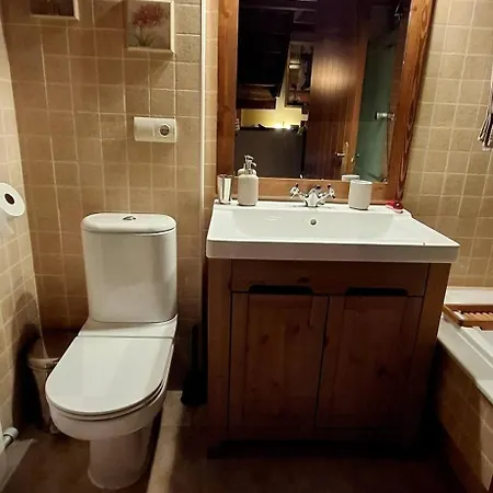 Charming Pyrenean House Hébergement de vacances *